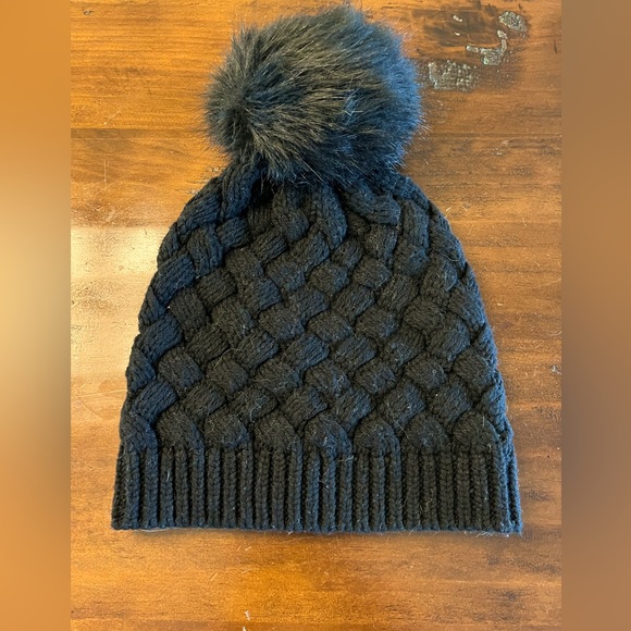 J. Crew Factory Accessories - J.Crew Factory Womens Black Pom-Pom Beanie Hat